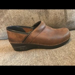 Brown oiled leather Dansko clogs size 38
